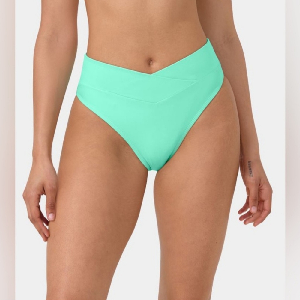 NWT Halara Sporty Bikini Bottoms